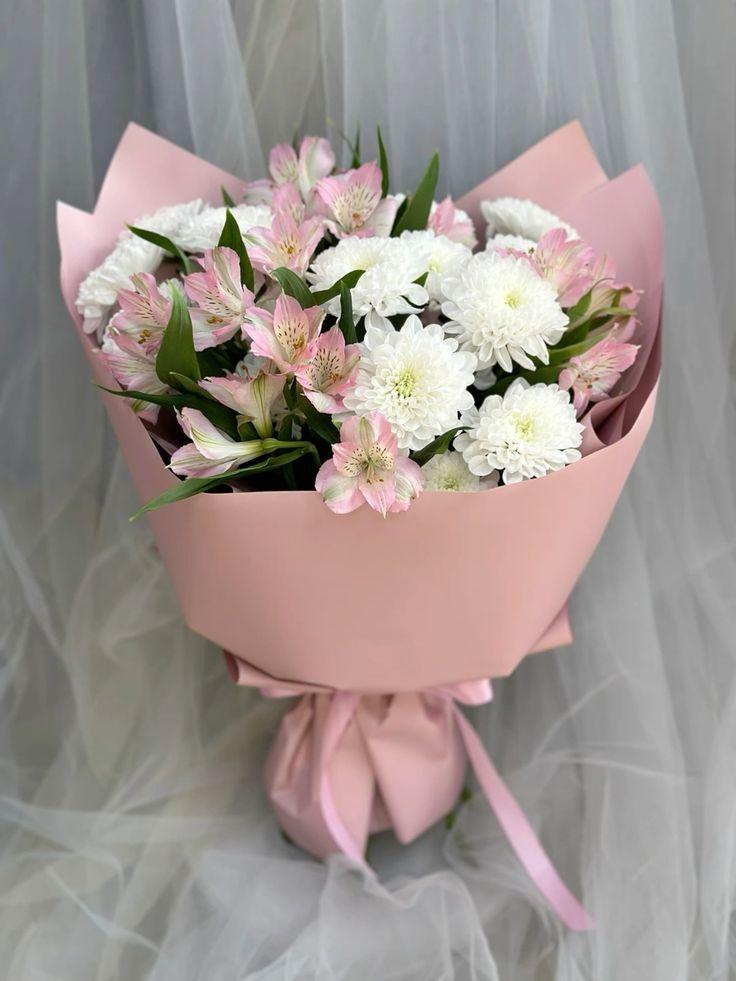 Vintage Blossom Soirée: Timeless Floral Waltz